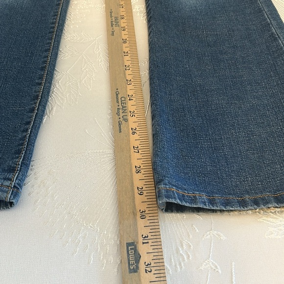 518 Levi’s Straus Superlow Stretch boot cut. 7Jr M 87% Cotton 12% Polyester (2) - Picture 6 of 6